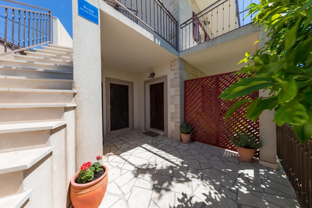 Apartments Popaj Komiza Exterior photo