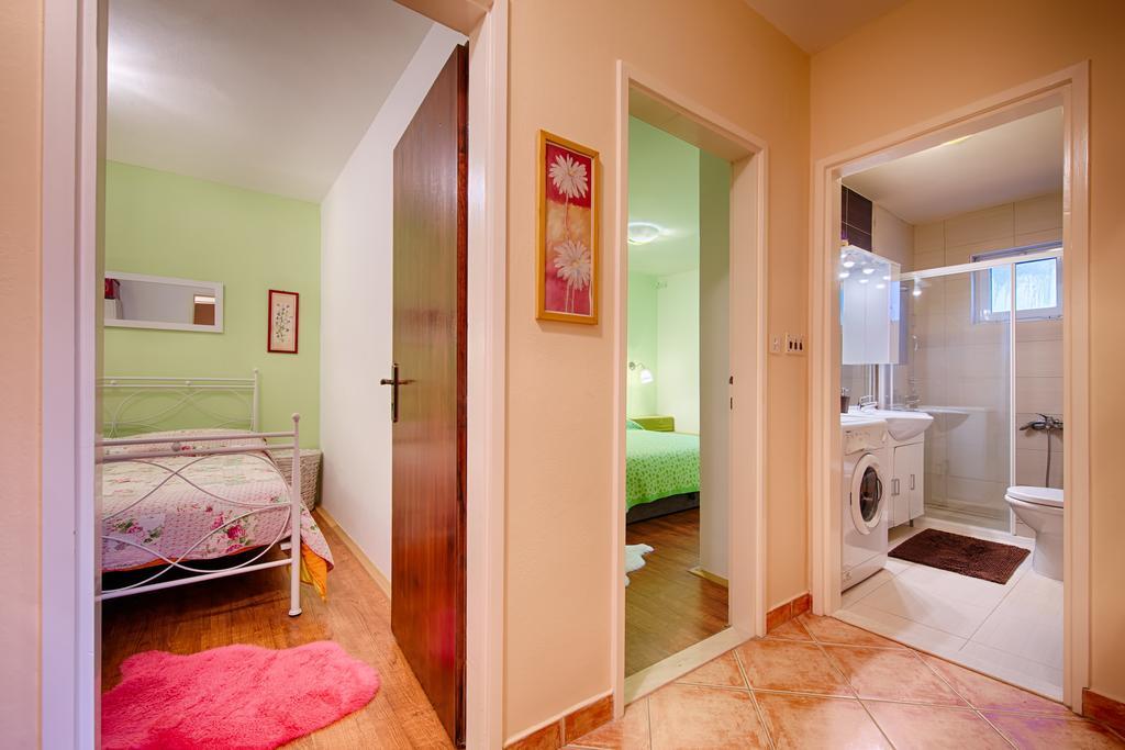 Apartments Popaj Komiza Exterior photo
